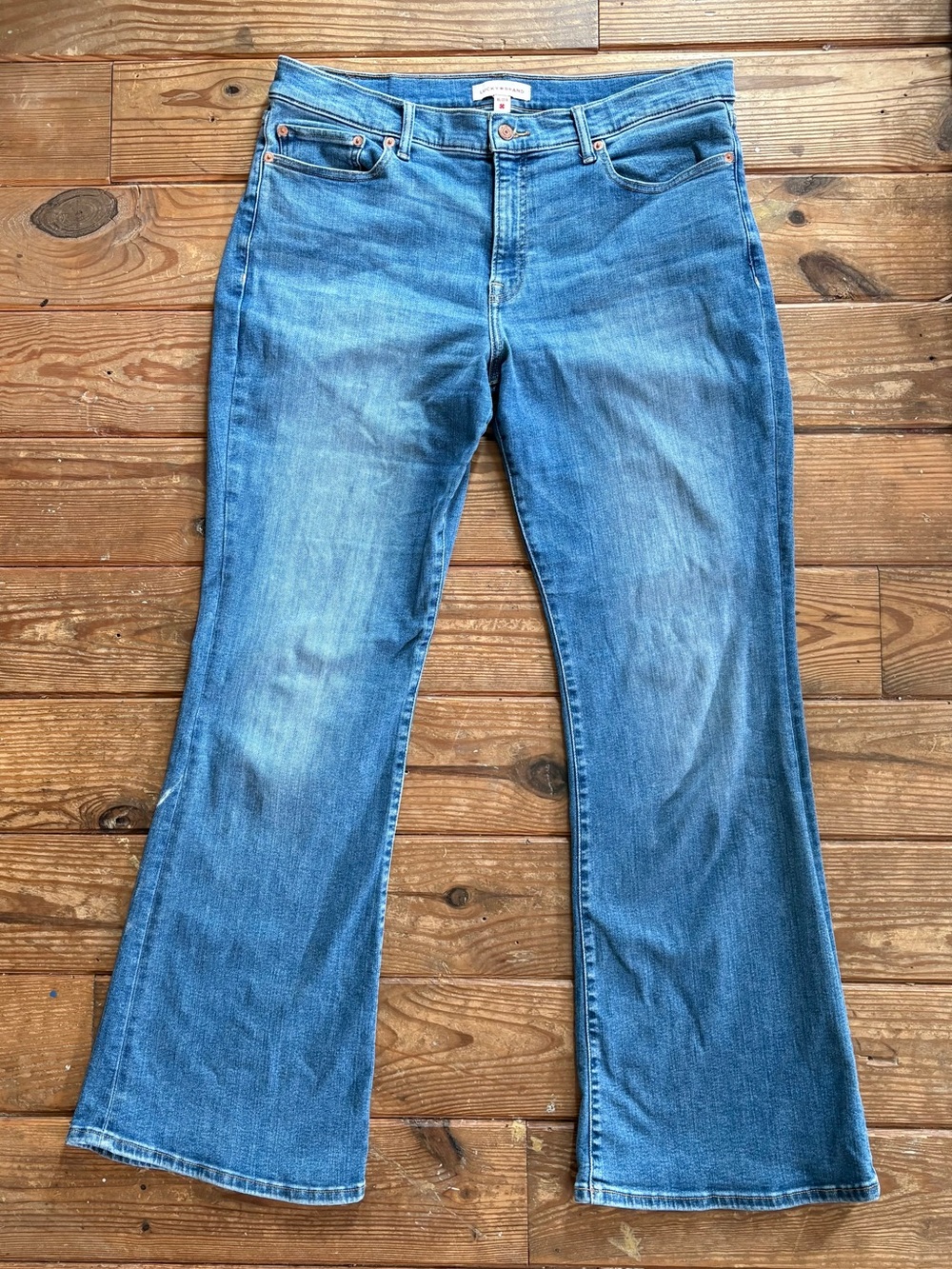 Lucky Brand Sweet Mid-Rise Flare Jeans Women's Size 16/33R Blue Stretch Denim